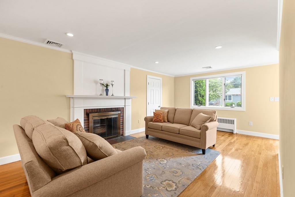 108 Edgewood Road Westwood, MA 02090 - Photo 5 of 32 Gallery Image 5