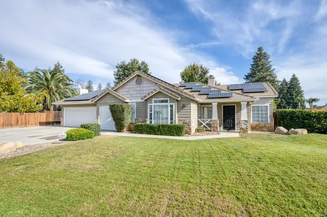 $390,000 | 1810 North Jasmine Avenue, Reedley, CA 93654