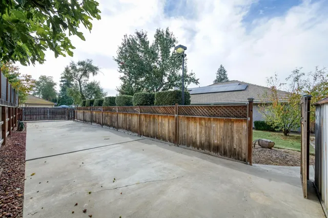 $390,000 | 1810 North Jasmine Avenue, Reedley, CA 93654