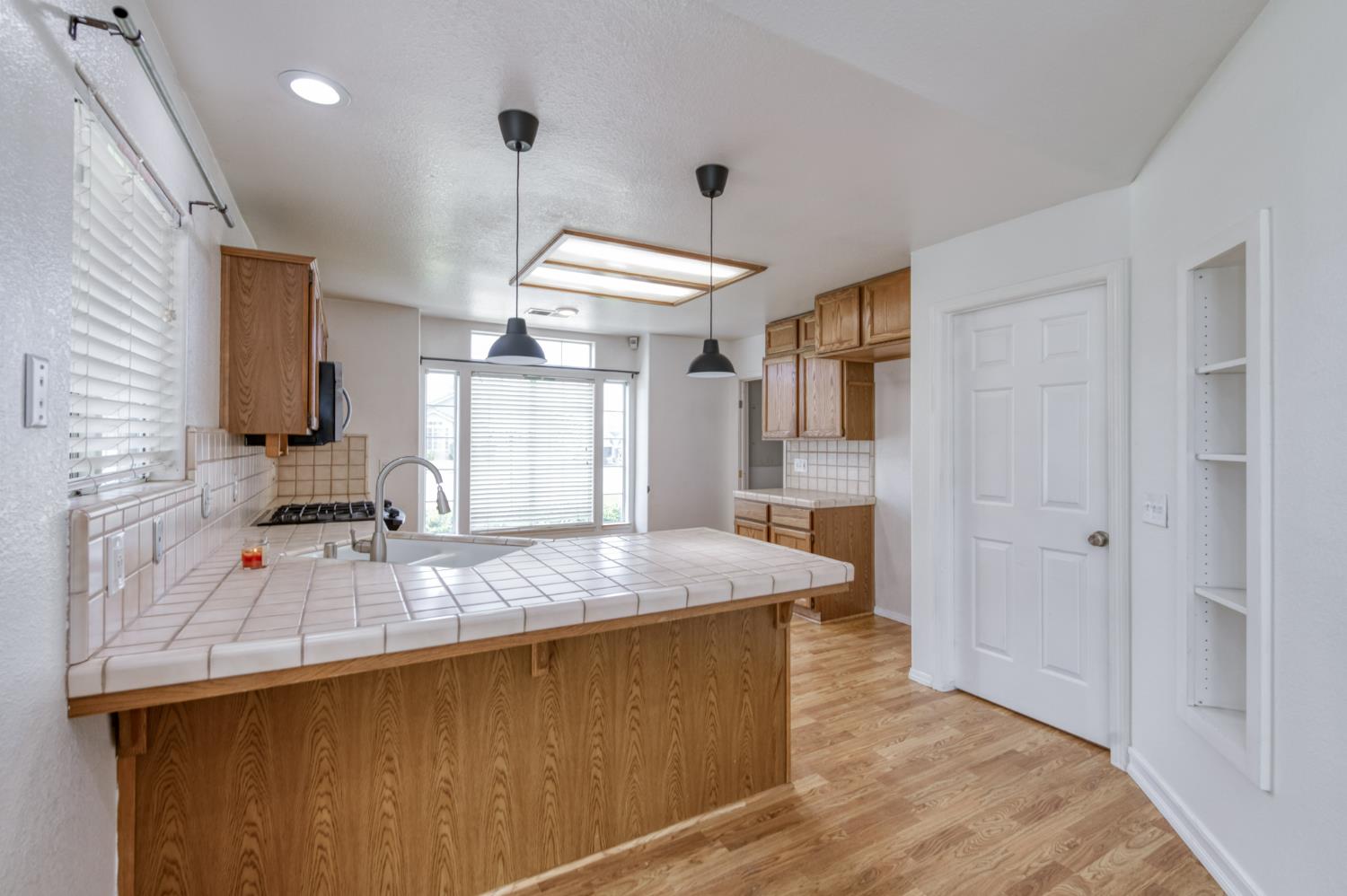 1810 North Jasmine Avenue Reedley, CA 93654 - Photo 8 of 36 Gallery Image 8
