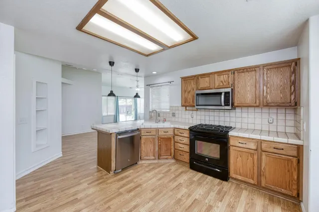 $390,000 | 1810 North Jasmine Avenue, Reedley, CA 93654