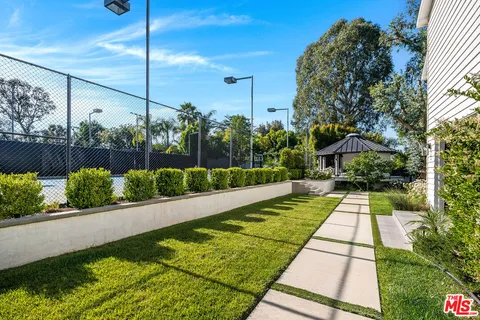 $6,495,000 | 18762 Wells Drive, Tarzana, CA 91356