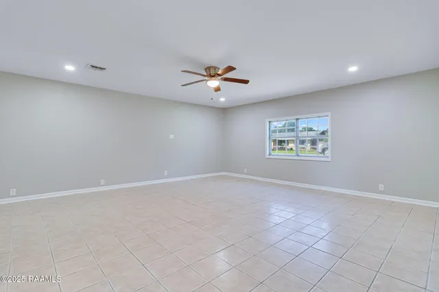 $205,000 | 329 Alice Drive, Lafayette, LA 70503