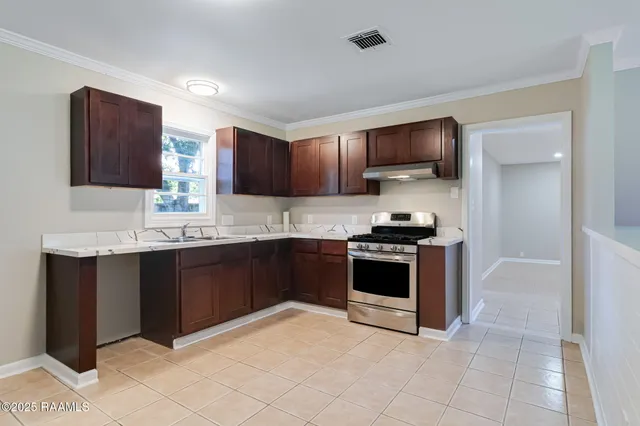 $205,000 | 329 Alice Drive, Lafayette, LA 70503