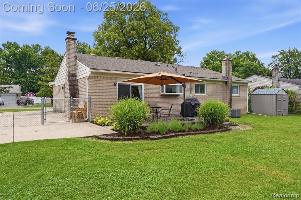 23405 West Lebost Novi, MI 48375 - Photo 22 of 27
