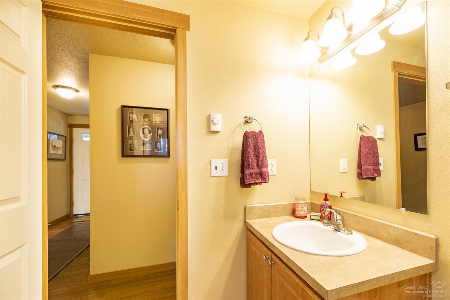 19262 Shoshone Road Bend, OR 97702 - Photo 16 of 25 Gallery Image 16