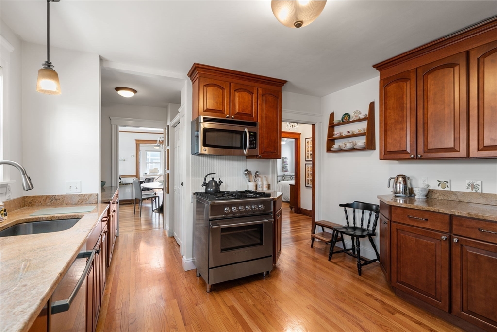 41 Governor Winthrop Road, Unit 1 Somerville, MA 02145 - Photo 15 of 20