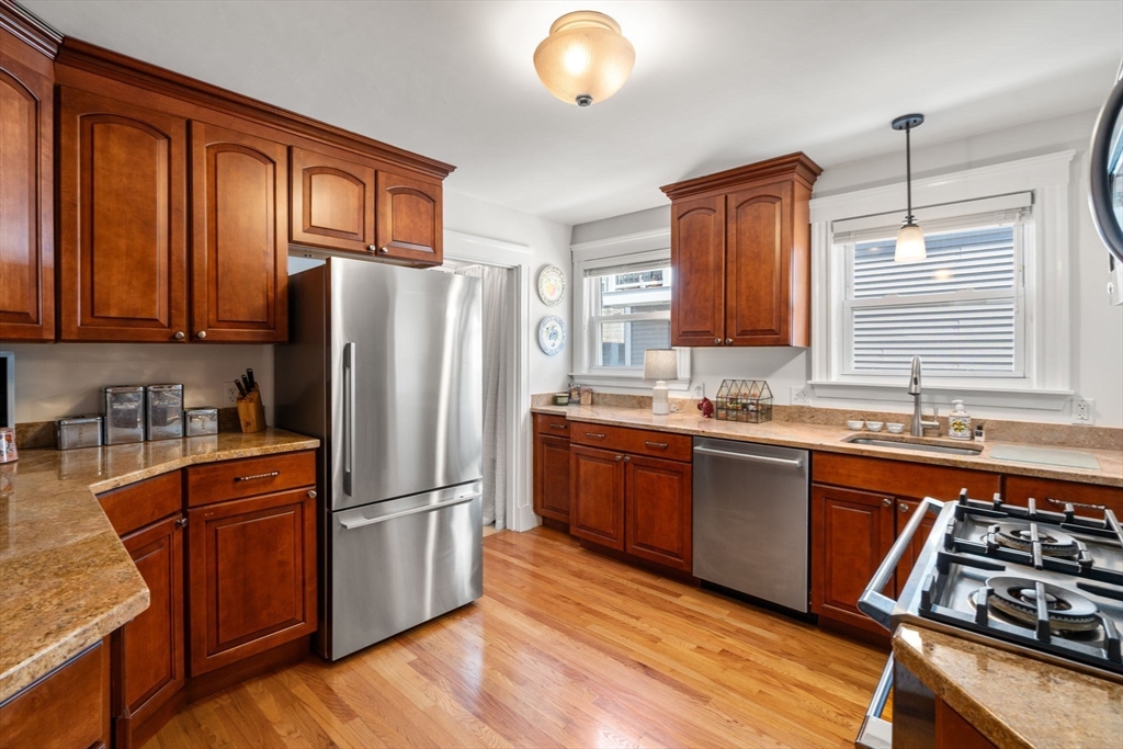 41 Governor Winthrop Road, Unit 1 Somerville, MA 02145 - Photo 16 of 20