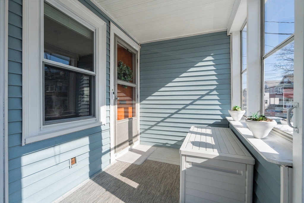 41 Governor Winthrop Road, Unit 1 Somerville, MA 02145 - Photo 2 of 20