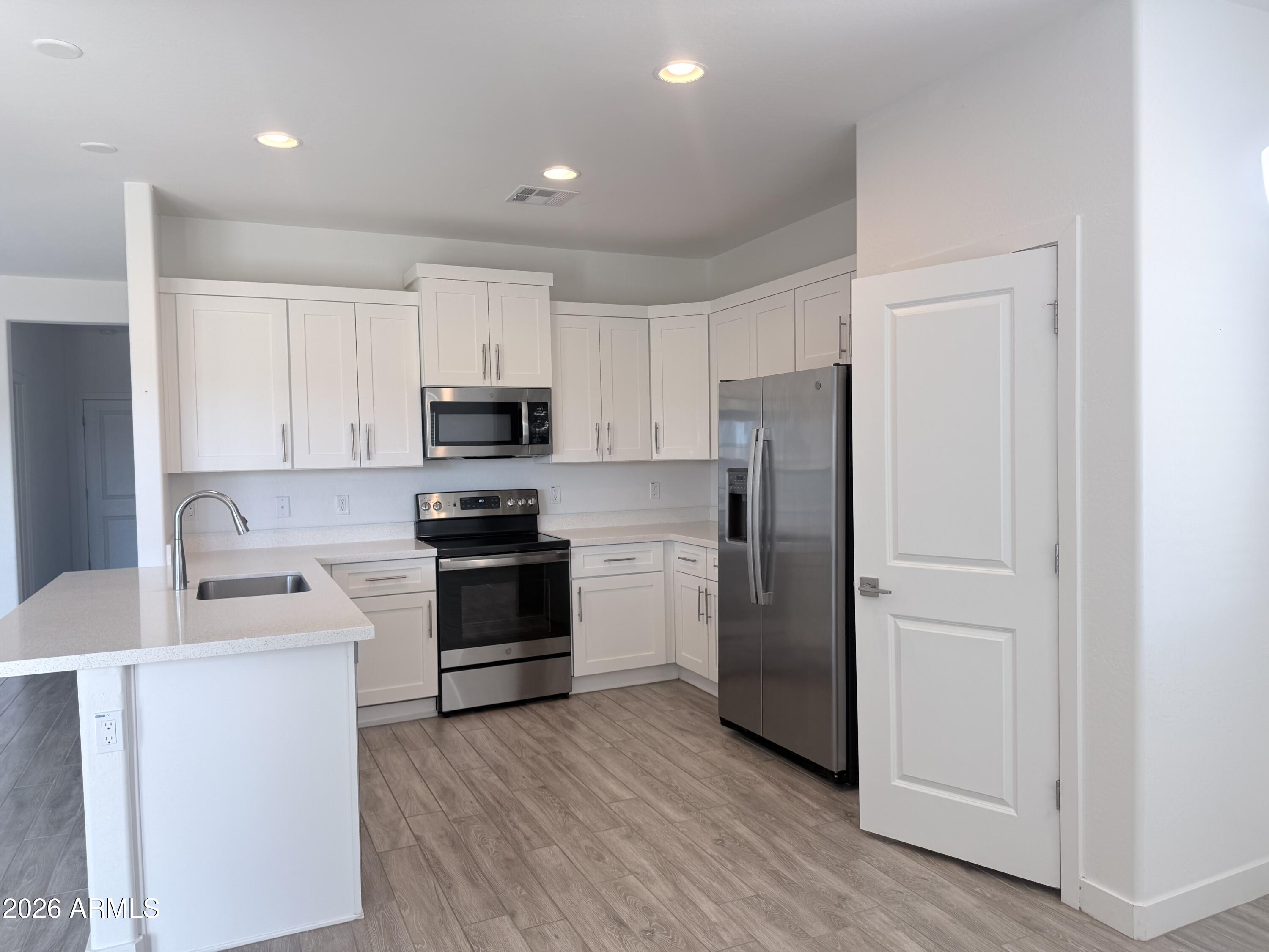 21333 West Sleepy Ranch Road Wittmann, AZ 85361 - Photo 8 of 26 kitchen