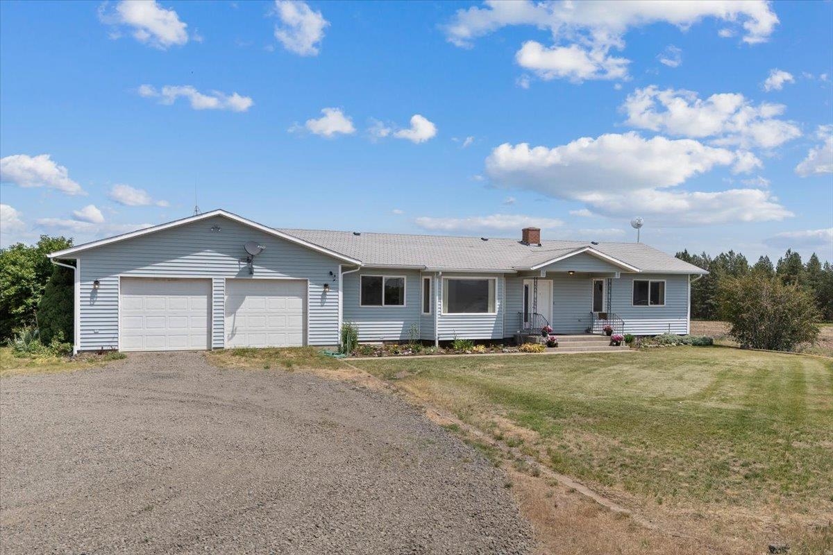 20328 West Jacobs Road Spokane, WA 99224 - Photo 2 of 36