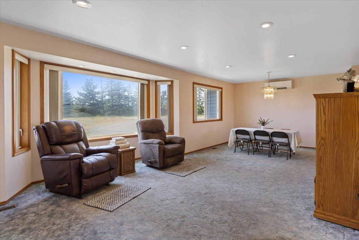 20328 West Jacobs Road Spokane, WA 99224 - Photo 6 of 36