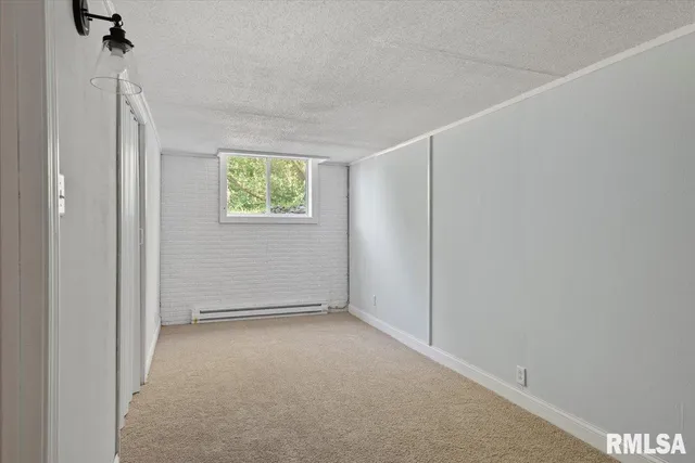 $239,000 | 17279 River View Road, Petersburg, IL 62675