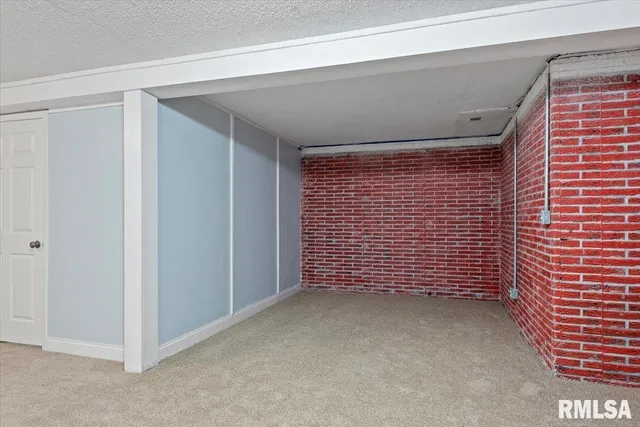 $239,000 | 17279 River View Road, Petersburg, IL 62675