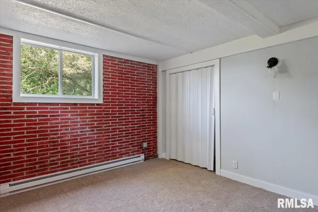 $239,000 | 17279 River View Road, Petersburg, IL 62675