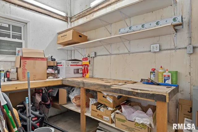 $239,000 | 17279 River View Road, Petersburg, IL 62675