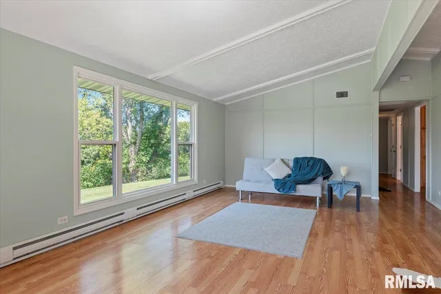 $239,000 | 17279 River View Road, Petersburg, IL 62675