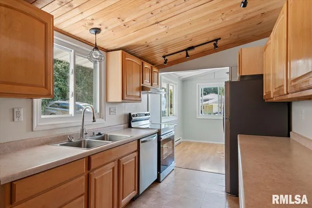 $239,000 | 17279 River View Road, Petersburg, IL 62675