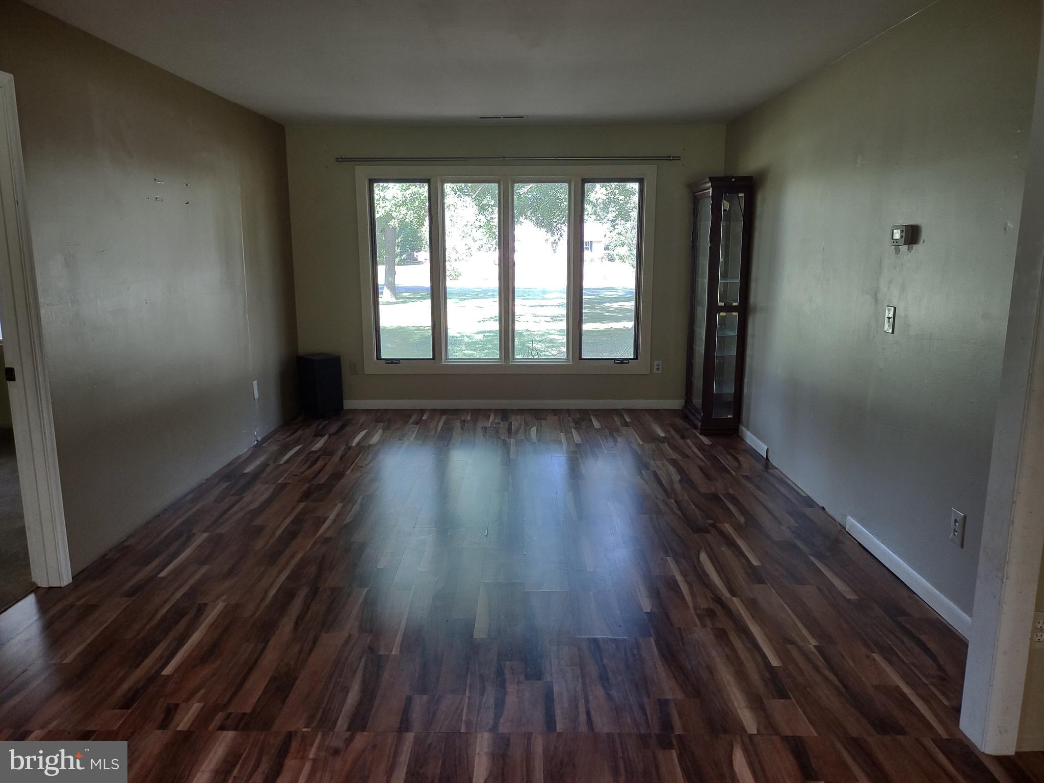 26927 Siloam Road Salisbury, MD 21801 - Photo 6 of 32 Living Room