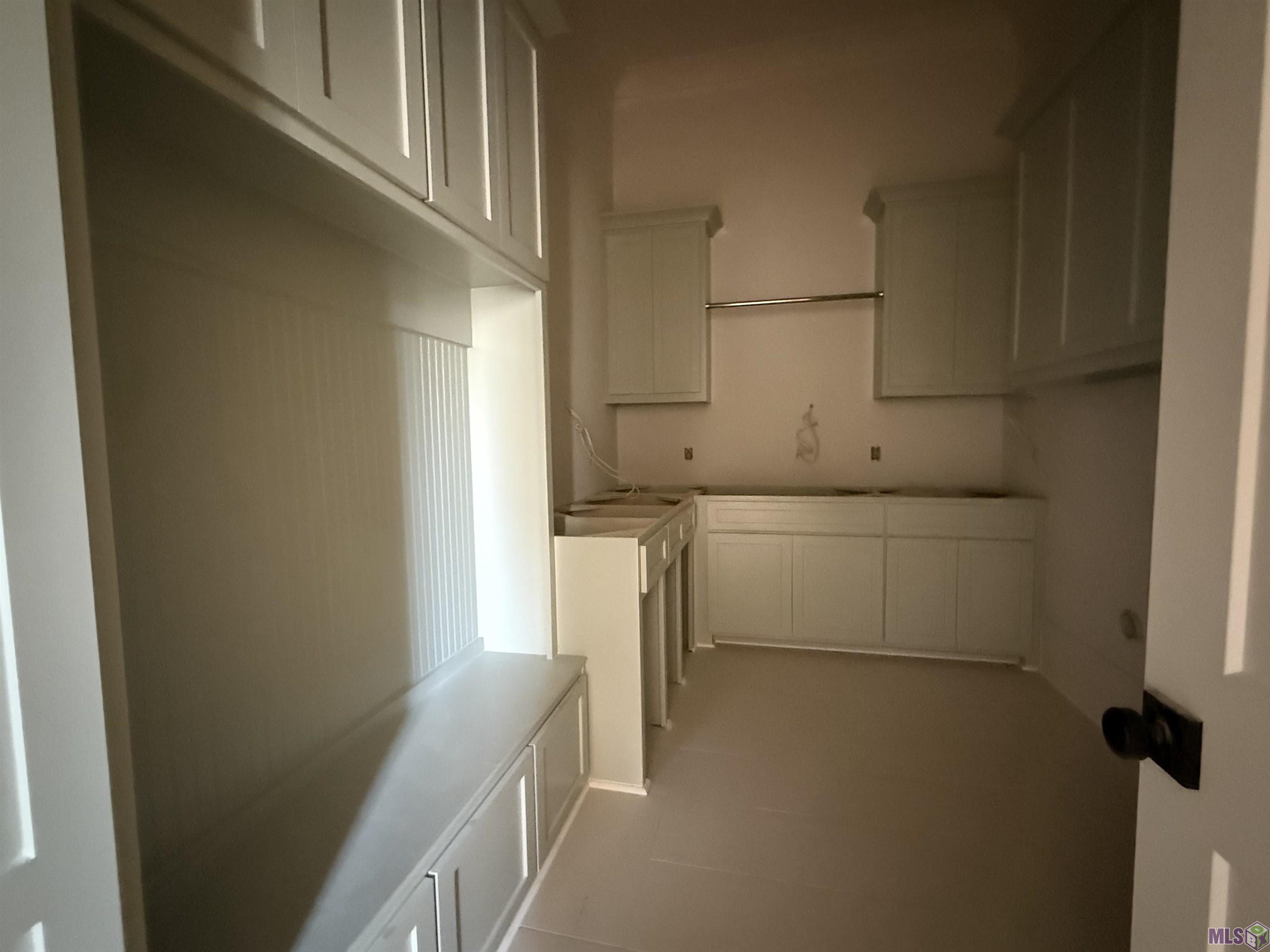 11541 Cypress Barn Drive Baton Rouge, LA 70810 - Photo 15 of 27 Laundry/Mud Room