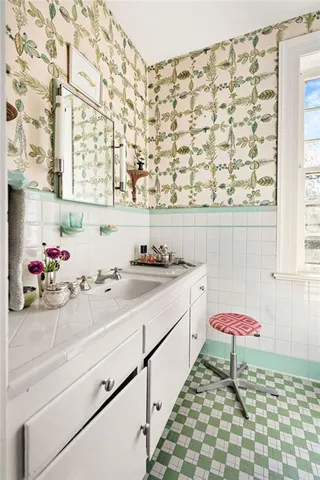 $1,049,000 | 10296 Highway 190, Hammond, LA 70403