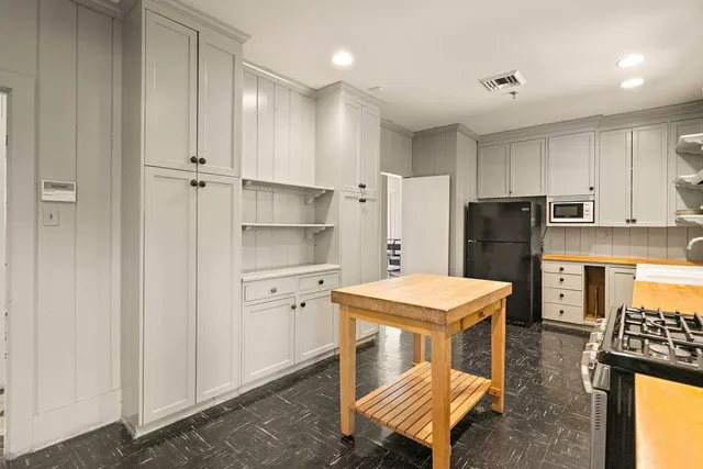 $1,049,000 | 10296 Highway 190, Hammond, LA 70403