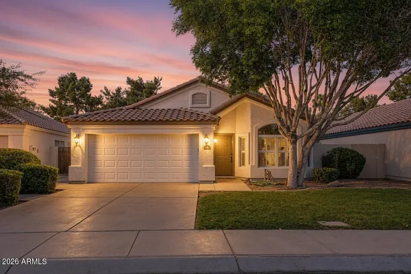 $2,600 | 1321 North Malibu Lane, Gilbert, AZ 85234