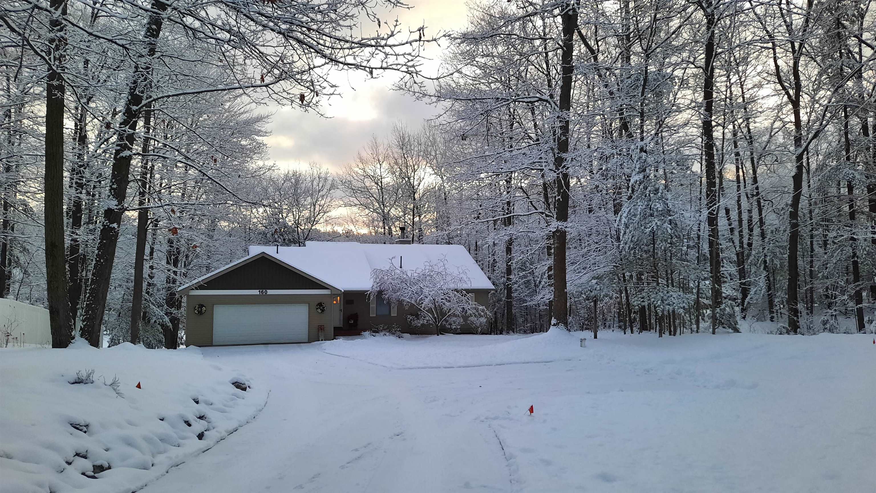 160 High Lake Road Traverse City, MI 49696 - Photo 5 of 69 1924318-92903390-6575-47b7-86f0-273fc0e7f7b8.JPG