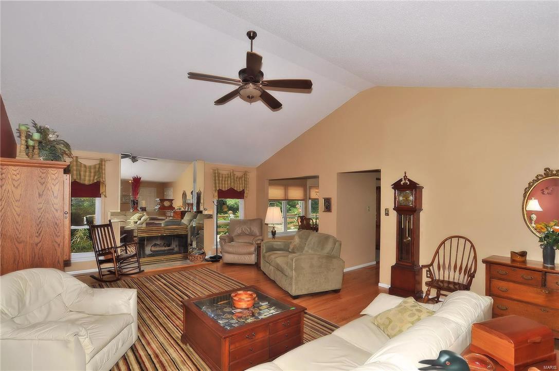 943 Hemingway Lane Weldon Spring, MO 63304 - Photo 3 of 20