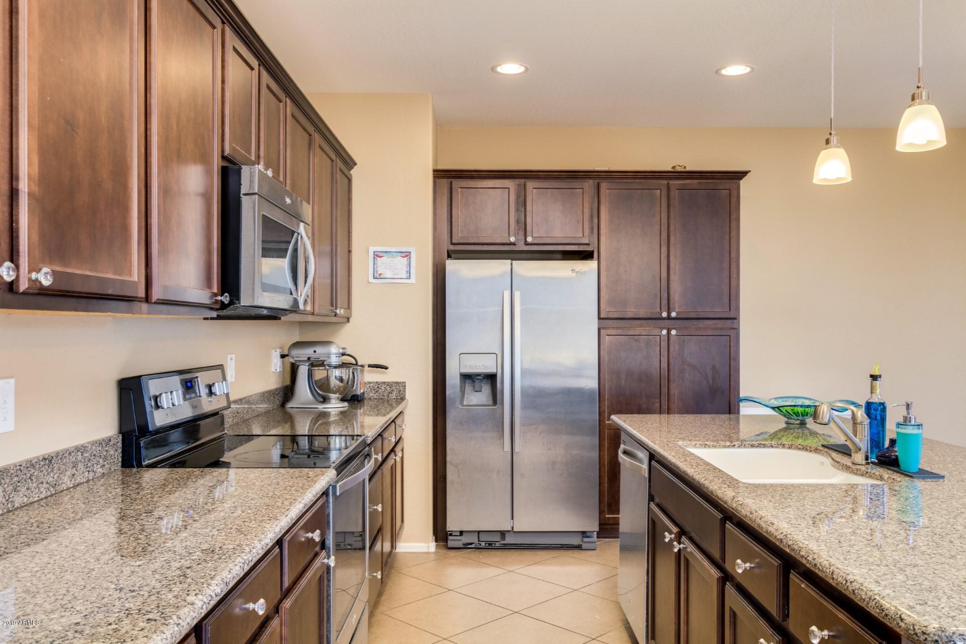 12131 West Rowel Road Peoria, AZ 85383 - Photo 3 of 25 Rowel (5)