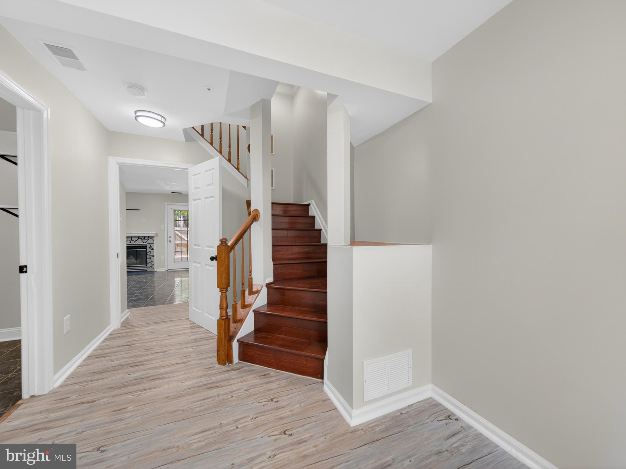 8602 Lark Place Laurel, MD 20724 - Photo 4 of 46 Entrance