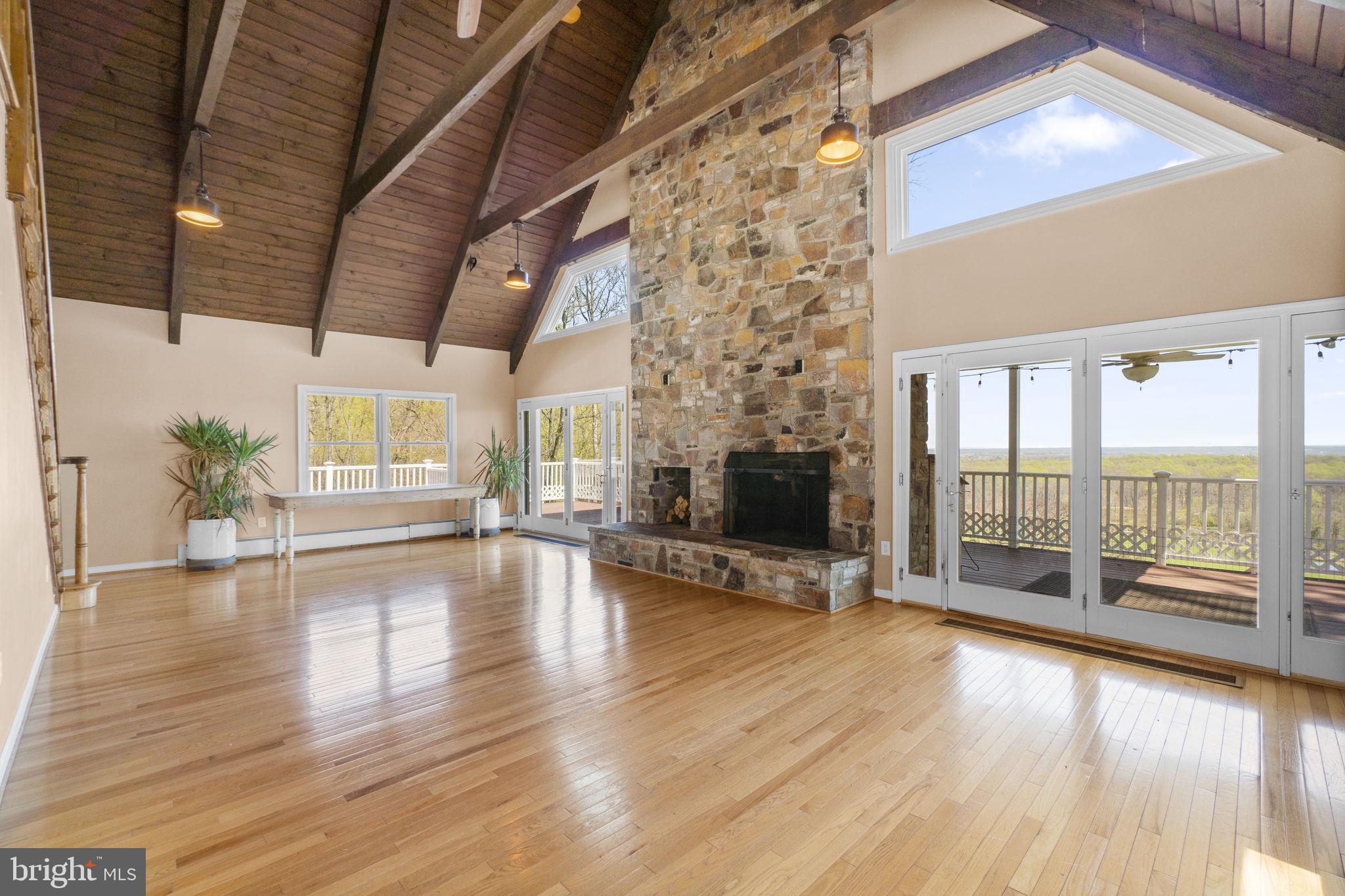 10812 Putman Road Thurmont, MD 21788 - Photo 4 of 60