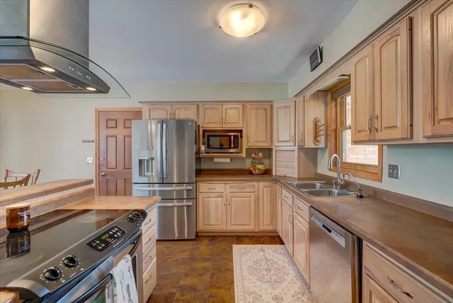 $450,000 | 2718 Hilltop Drive, Sun Prairie, WI 53590