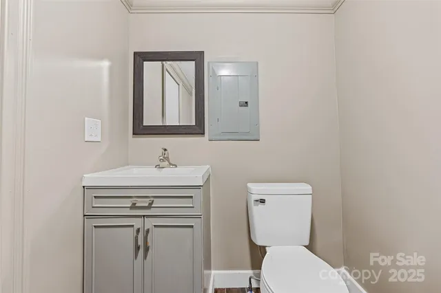 $355,000 | 425 Lyndhurst Drive, Hendersonville, NC 28791