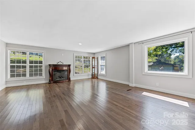 $355,000 | 425 Lyndhurst Drive, Hendersonville, NC 28791