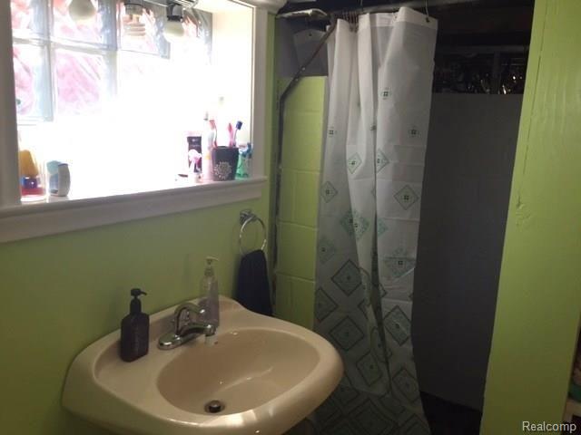 16223 East 10 Mile Road Eastpointe, MI 48021 - Photo 23 of 31 IMG_4639.JPG