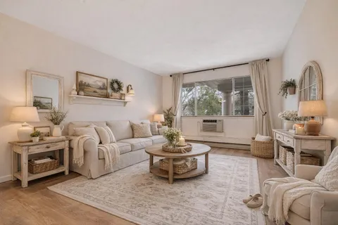 $225,000 | 1321 West Main Street, Unit 310, Lake Geneva, WI 53147