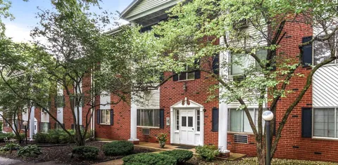 $225,000 | 1321 West Main Street, Unit 310, Lake Geneva, WI 53147