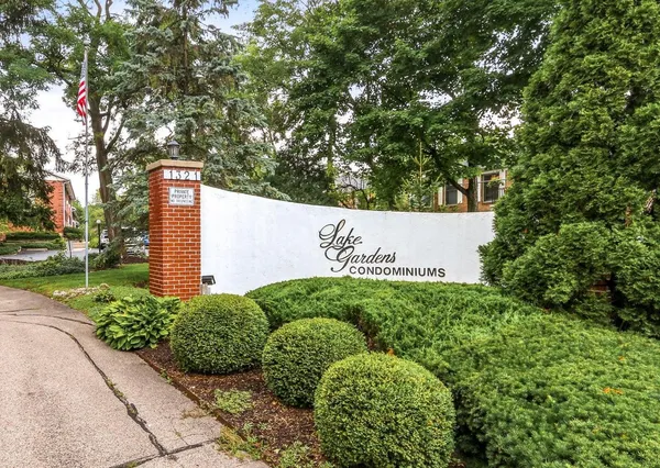 $225,000 | 1321 West Main Street, Unit 310, Lake Geneva, WI 53147