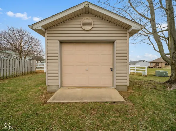 $399,900 | 3004 West Aruba Way, Muncie, IN 47302