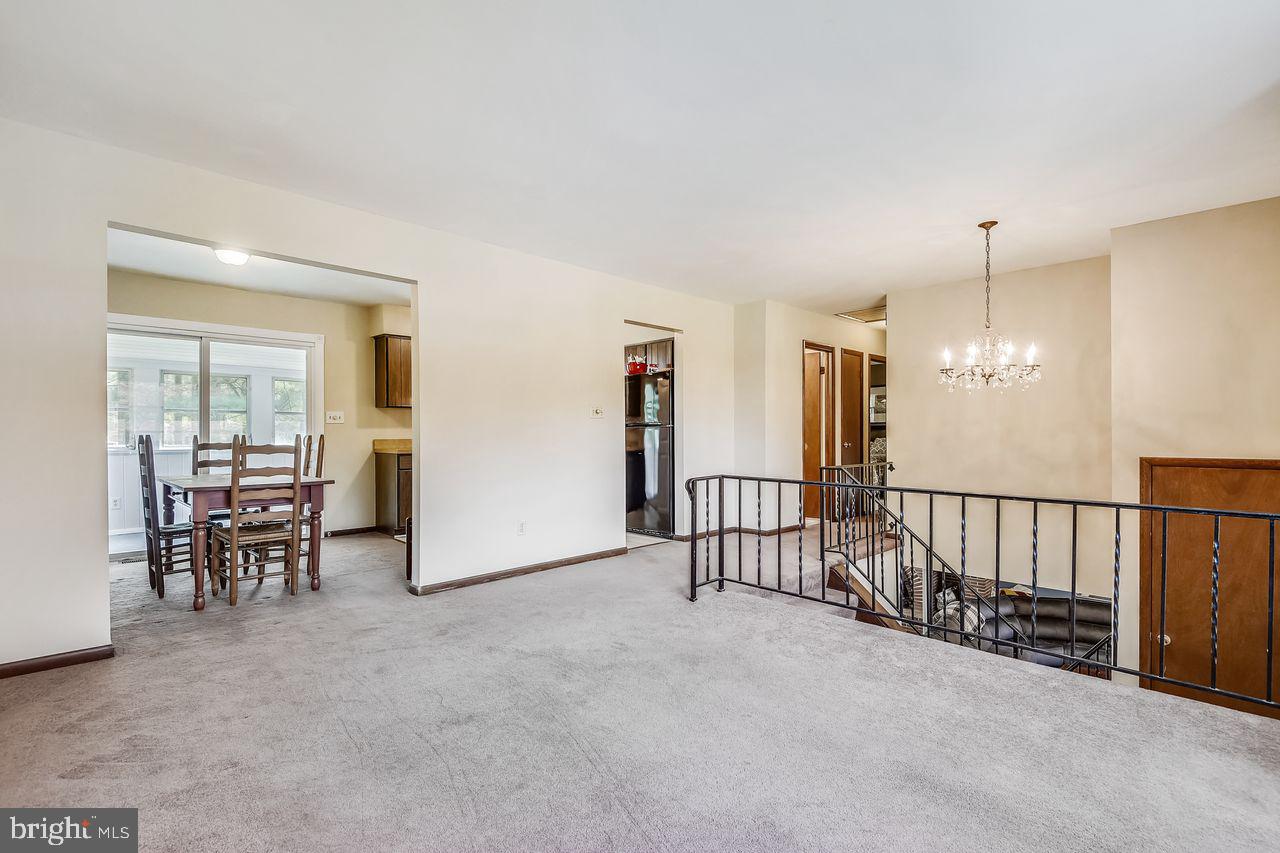 3705 Altondale Road Reisterstown, MD 21136 - Photo 21 of 39 Main livingroom
