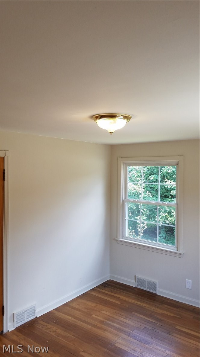 1187 Winston Road Cleveland, OH 44121 - Photo 12 of 26 Gallery Image 12
