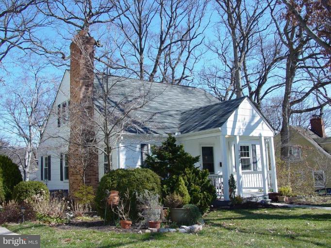 730 Overbrook Road Baltimore, MD 21212 - Photo 1 of 29 a front view of a house with a yard and large tree