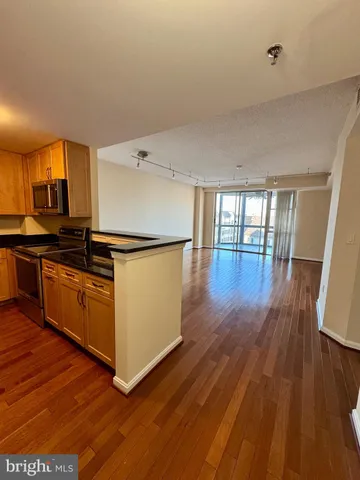 $279,900 | 24 Courthouse Square, Unit 607, Rockville, MD 20850