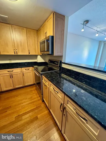 $279,900 | 24 Courthouse Square, Unit 607, Rockville, MD 20850