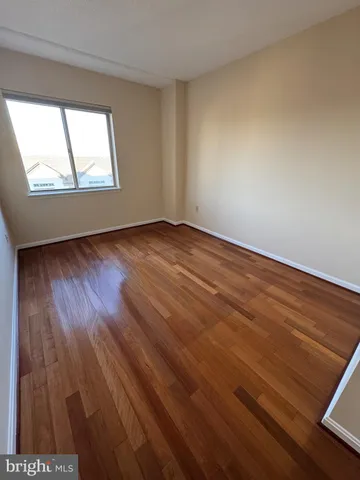 $279,900 | 24 Courthouse Square, Unit 607, Rockville, MD 20850