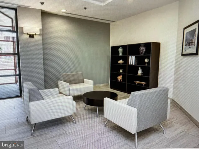 $279,900 | 24 Courthouse Square, Unit 607, Rockville, MD 20850