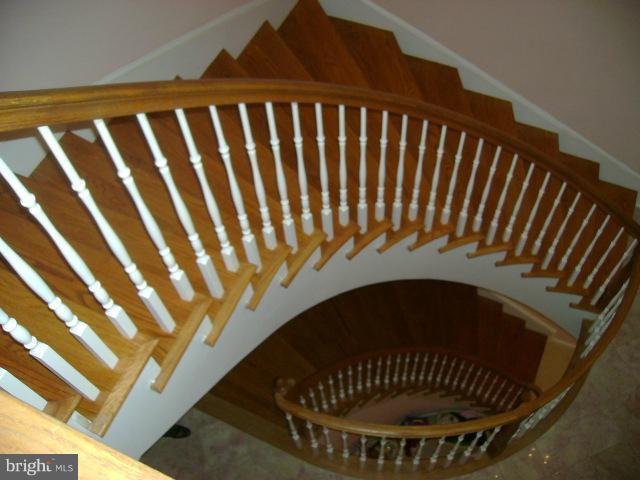 181 French Road Shenandoah Junction, WV 25442 - Photo 6 of 27 3 level stairs Grand Foyer
