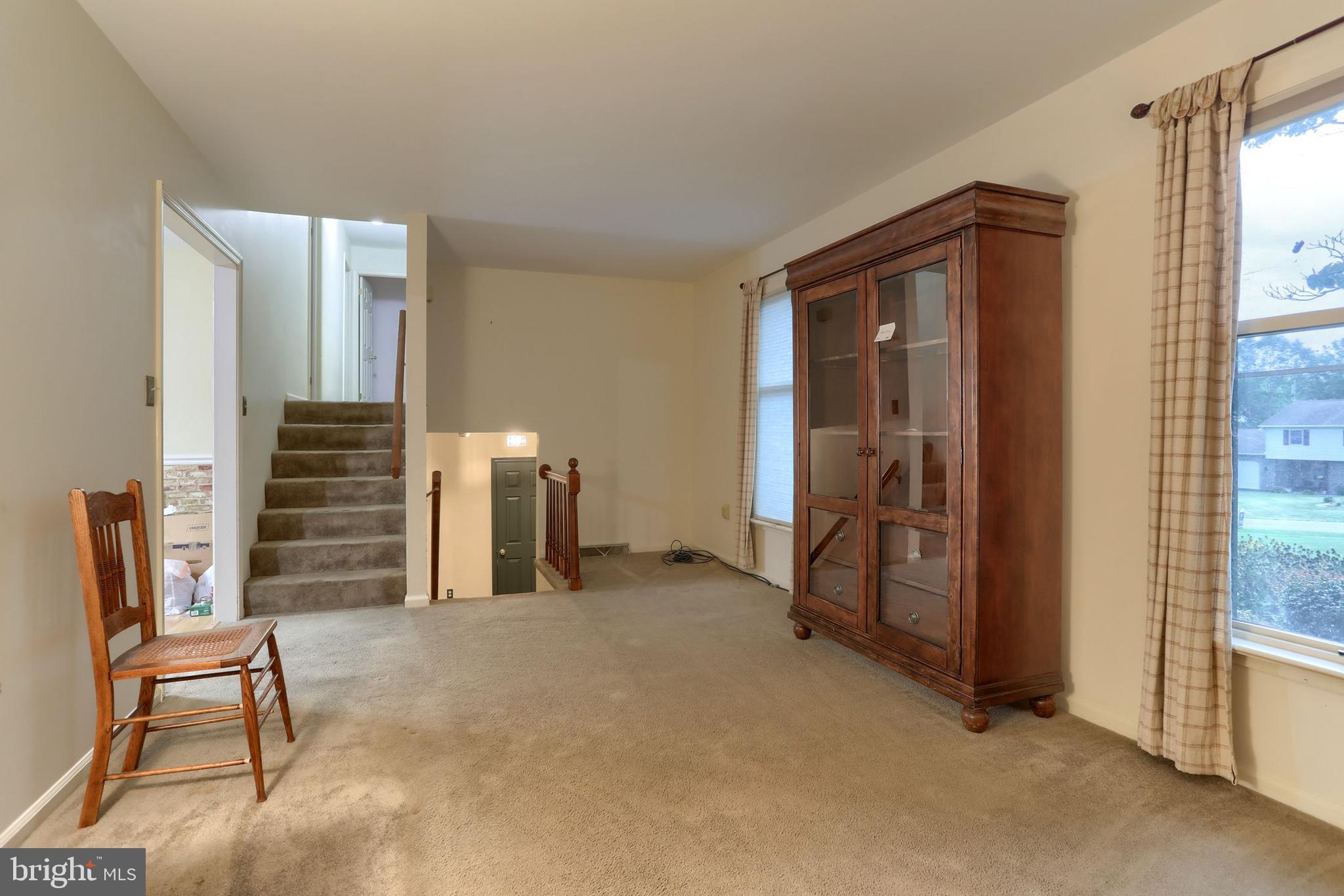 46 Cherokee Road Willow Street, PA 17584 - Photo 4 of 24 Living Room