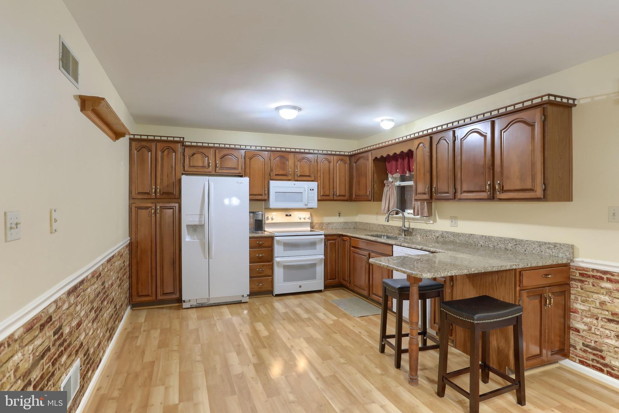 46 Cherokee Road Willow Street, PA 17584 - Photo 6 of 24 Eat in Kitchen/dining